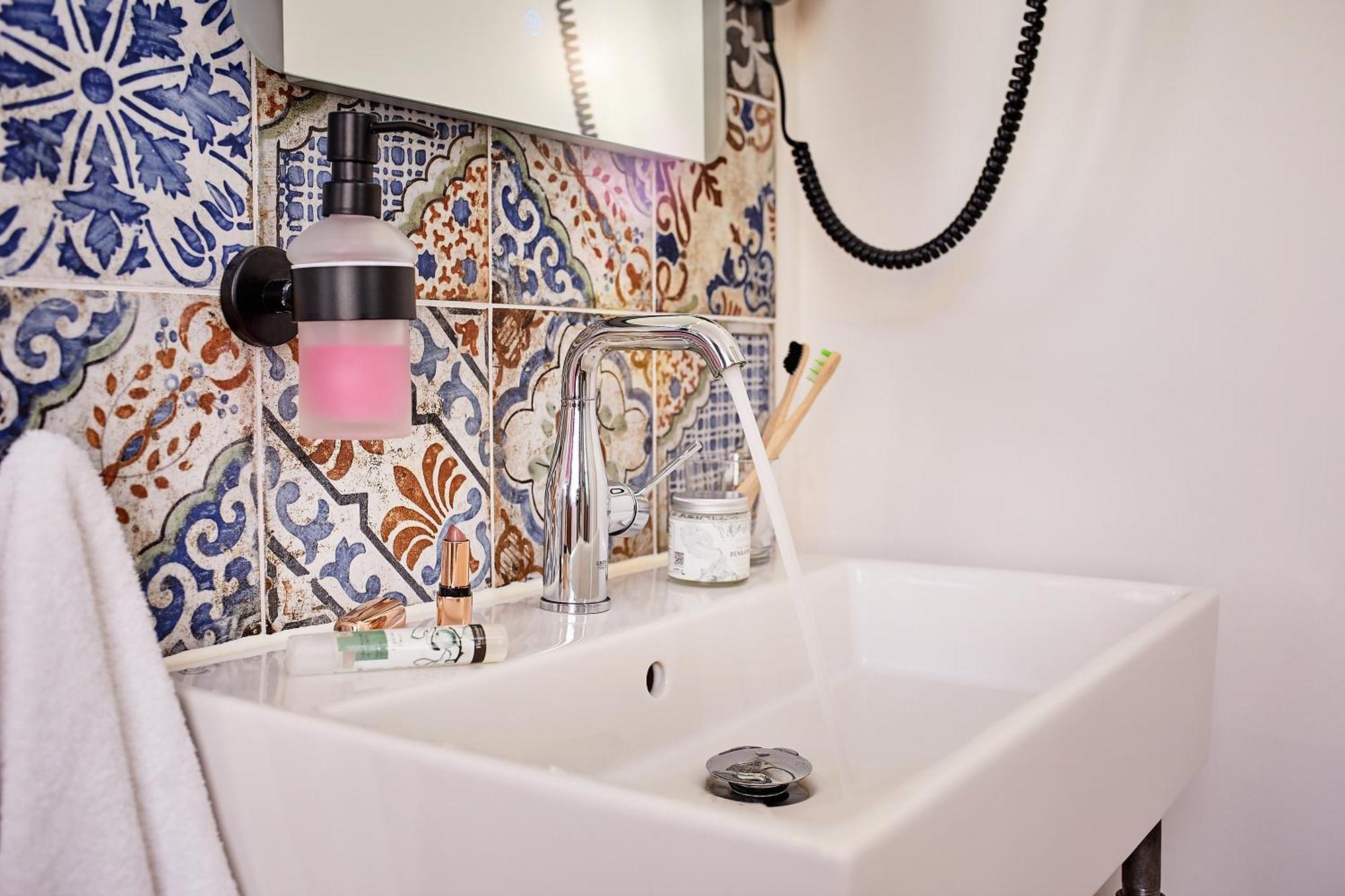 Hotel Am Chlodwigplatz Кёльн Экстерьер фото